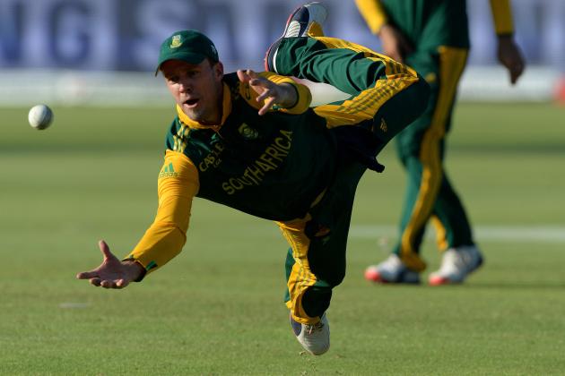 PORT ELIZABETH, SOUTH AFRICA - JANUARY 25: AB de Villiers of South Africa drops Andre Russell on 40 during the 4th Momentum ODI between South Africa and West Indies at St Georges Park on January 25, 2015 in Port Elizabeth, South Africa. (Photo by Duif du Toit/Gallo Images)
