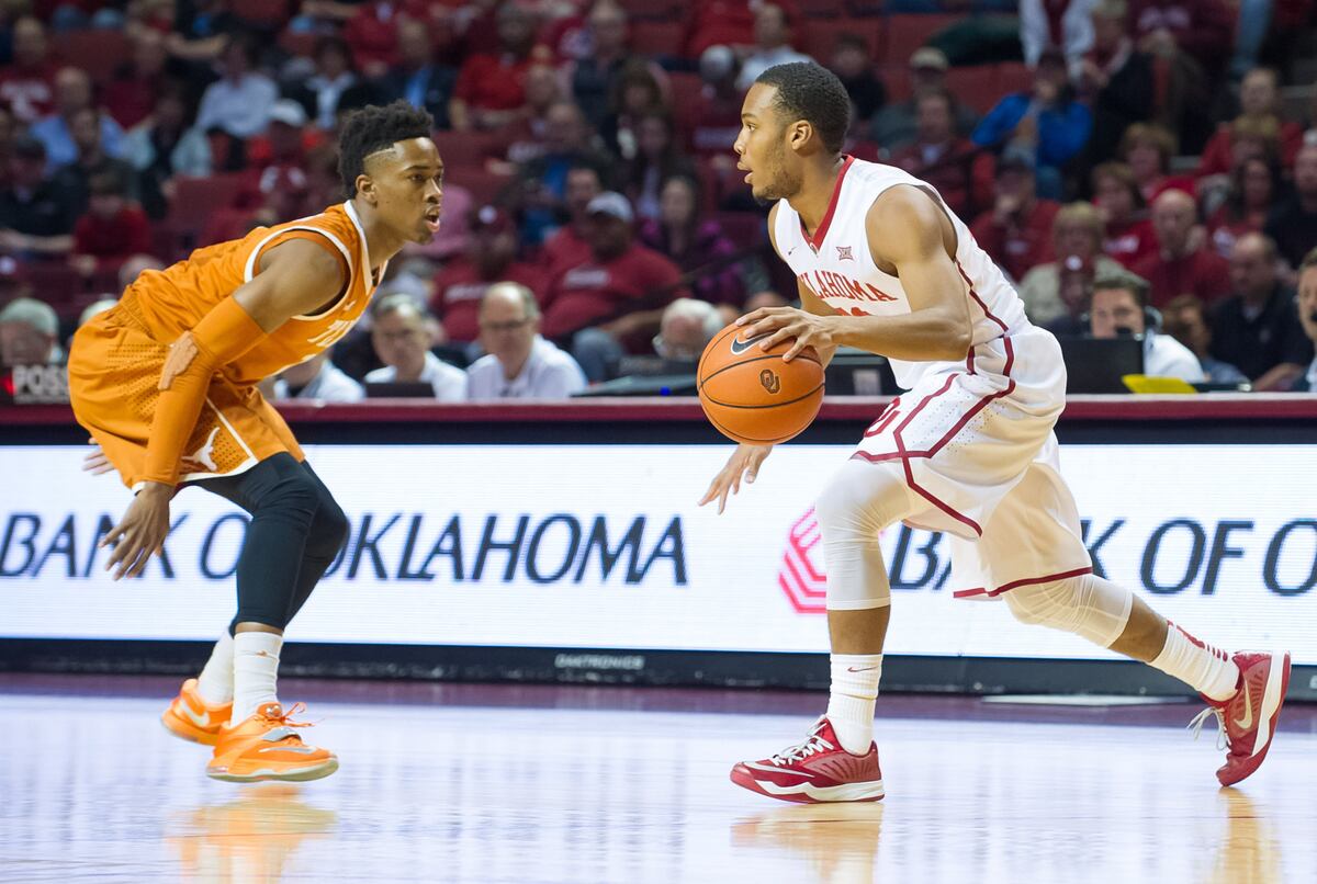 Texas vs. Oklahoma: Score and Twitter Reaction from 2015 Regular Season