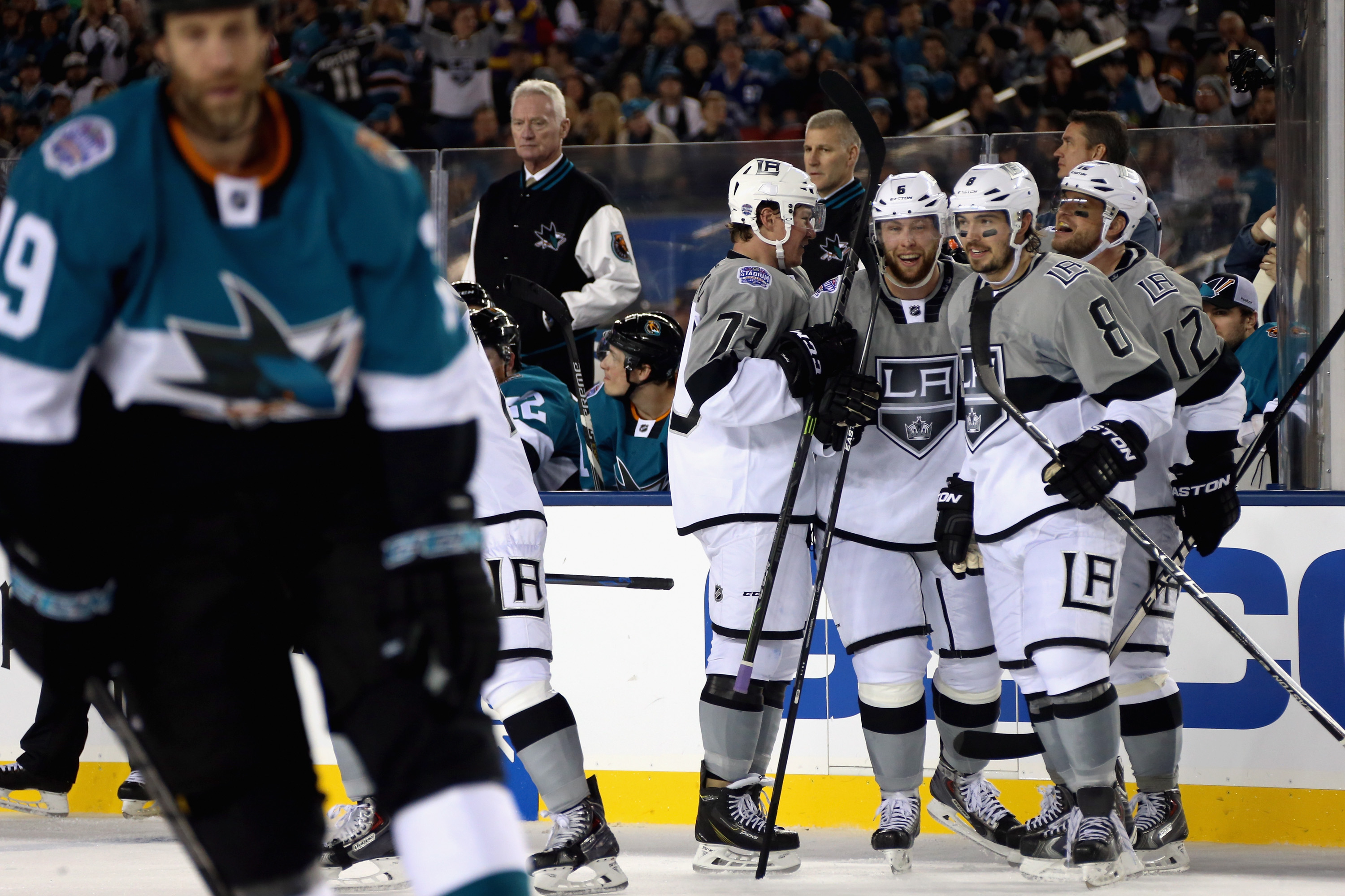 Sharks lose to Kings outdoors at Levi's Stadium 2-1