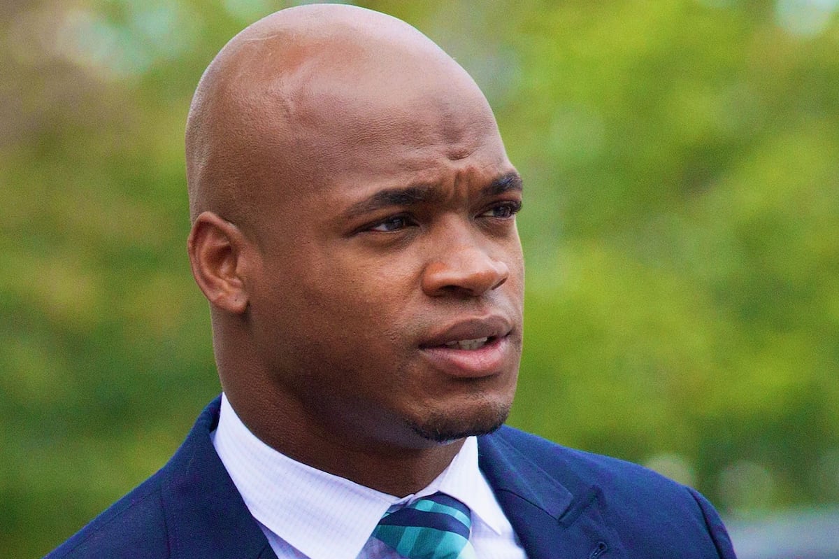 Adrian Peterson #39 s Agent Vikings Executive Reportedly Share #39 Heated
