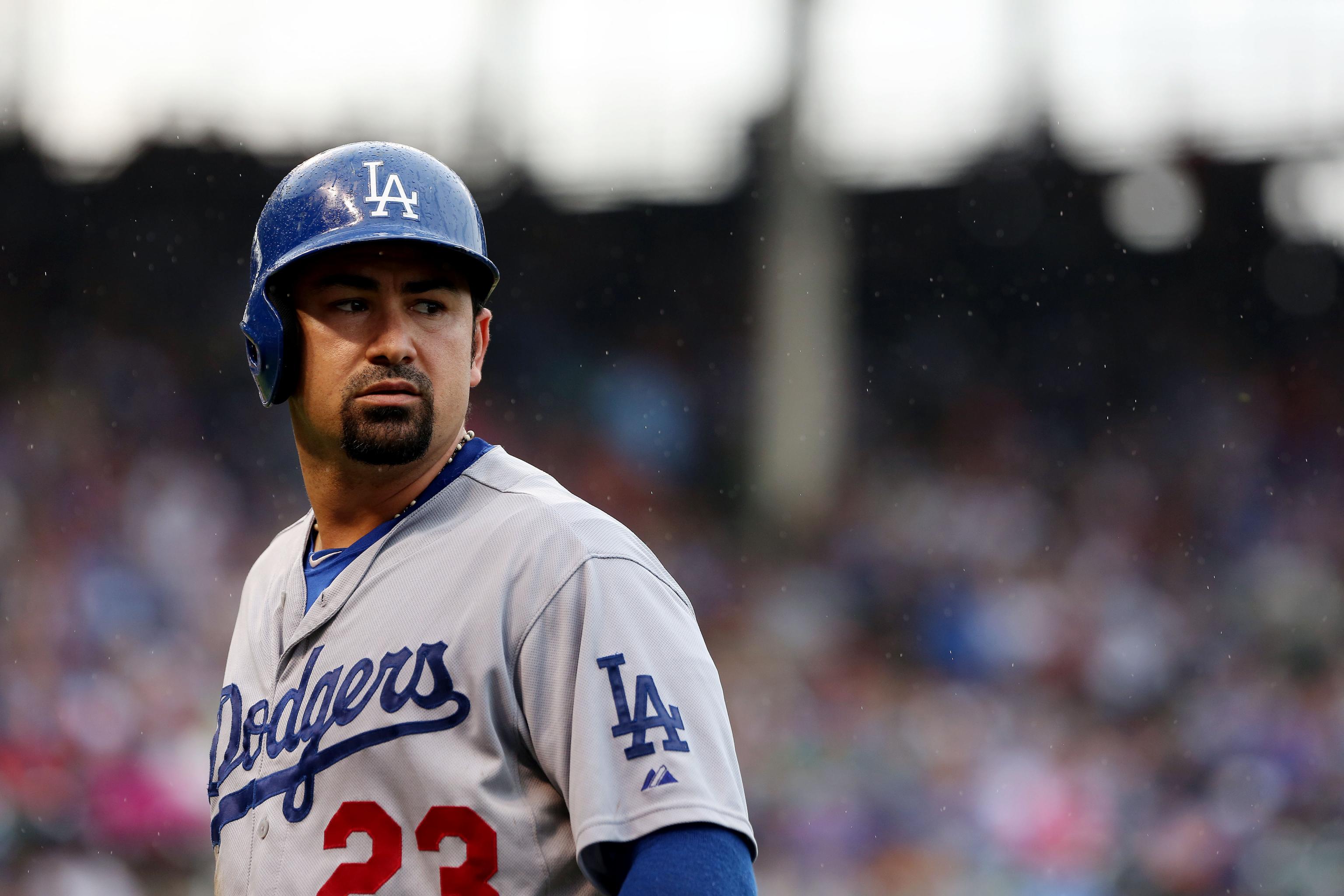 Dodgers' Adrian Gonzalez expected to miss playoffs with back