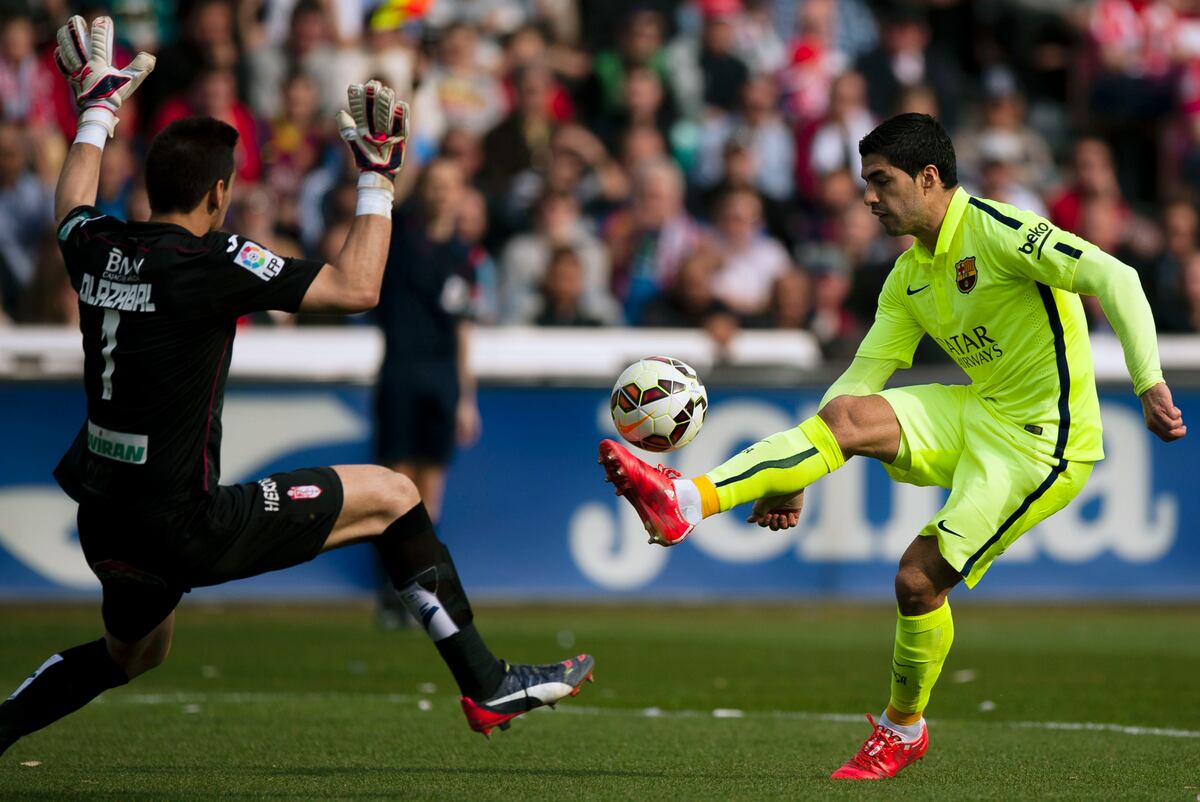 Granada vs. Barcelona: Breaking Down Luis Suarez's ...