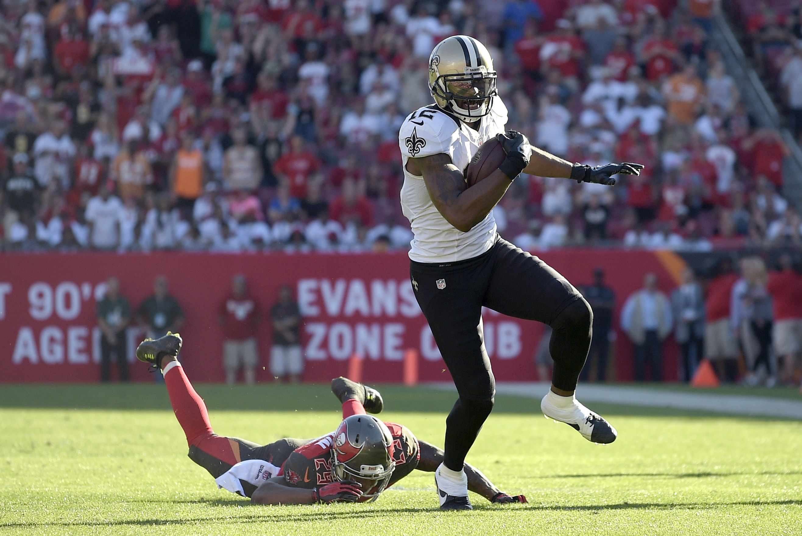 Marques Colston to restructure deal, remain with Saints