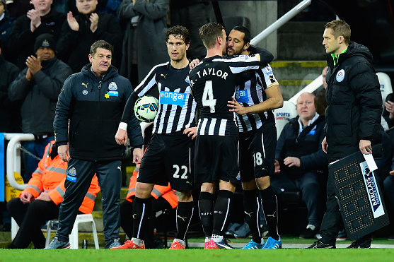 NEWCASTLE UPON TYNE, ENGLAND - MARCH 04:  Jonas Gutierrez (r) of Newcastle replaces Ryan Taylor during the Barclays Premier League match between Newcastle United and Manchester United at St James' Park on March 4, 2015 in Newcastle upon Tyne, England.  (Photo by Stu Forster/Getty Images)
