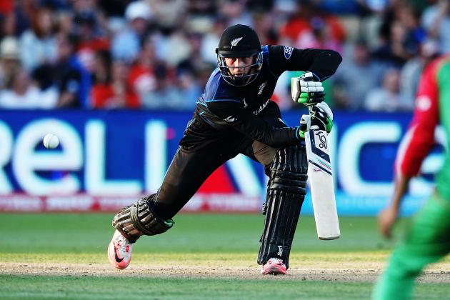 HAMILTON, NEW ZEALAND - MARCH 13:  Martin Guptill of New Zealand bats during the 2015 ICC Cricket World Cup match between Bangladesh and New Zealand at Seddon Park on March 13, 2015 in Hamilton, New Zealand.  (Photo by Anthony Au-Yeung/Getty Images)
