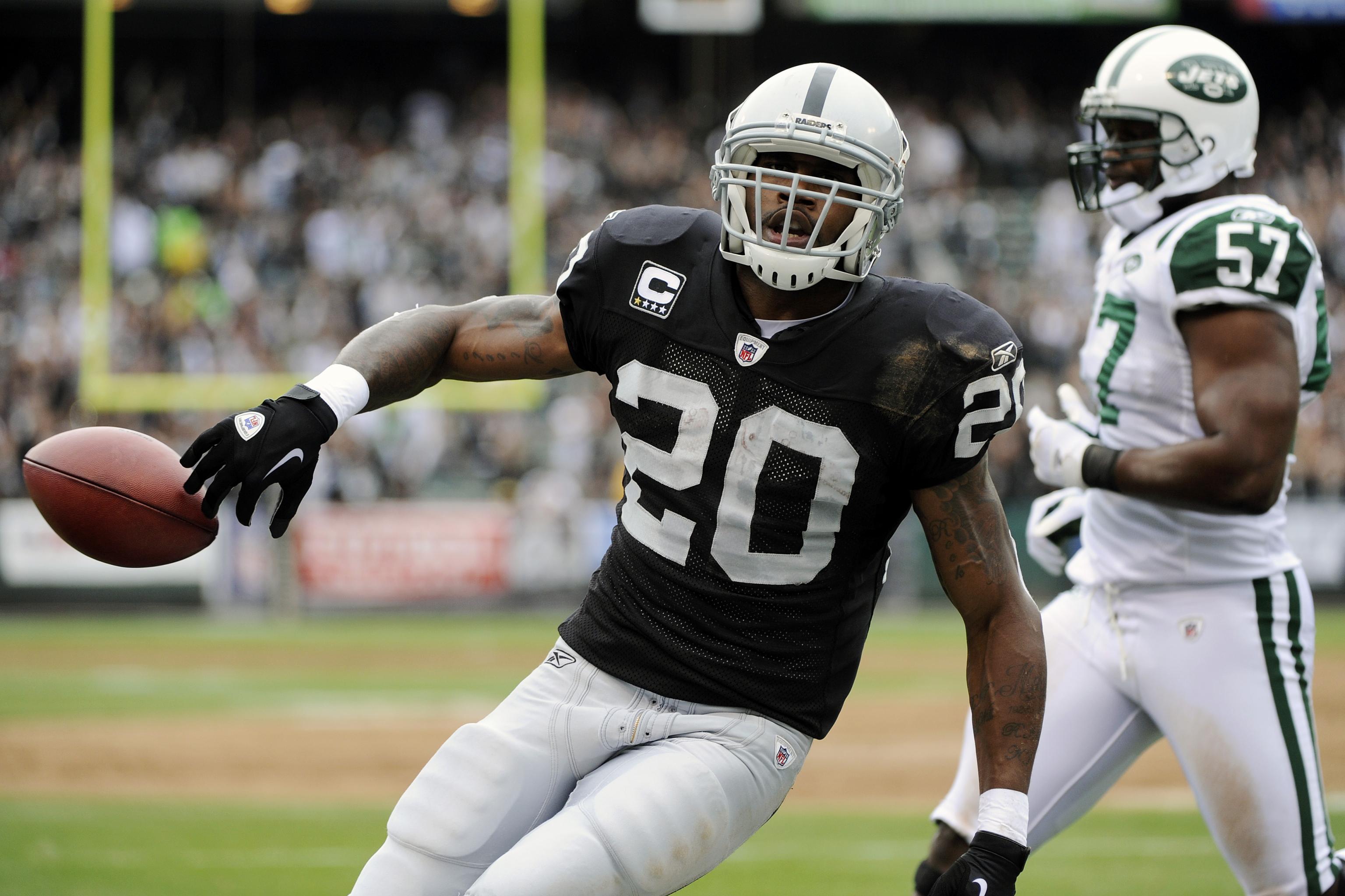 Dallas Cowboys: Darren McFadden Can't Be 2016 Lead Back