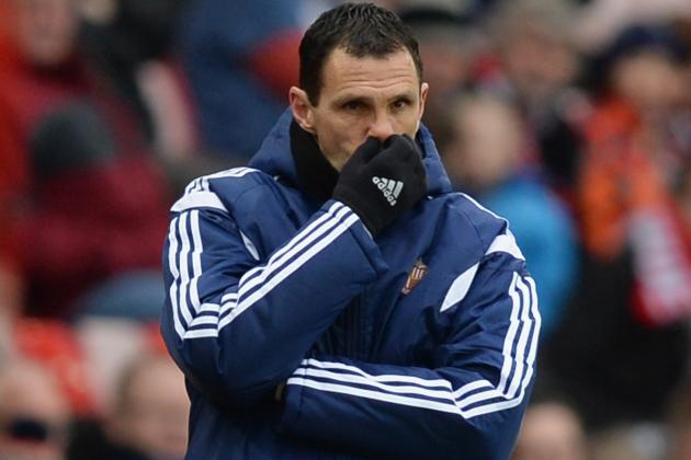 SUNDERLAND, ENGLAND - MARCH 14:  Manager Gustavo Poyet of Sunderland looks on during the Barclays Premier League match between Sunderland and Aston Villa at Stadium of Light on March 14, 2015 in Sunderland, England.  (Photo by Nigel Roddis/Getty Images)