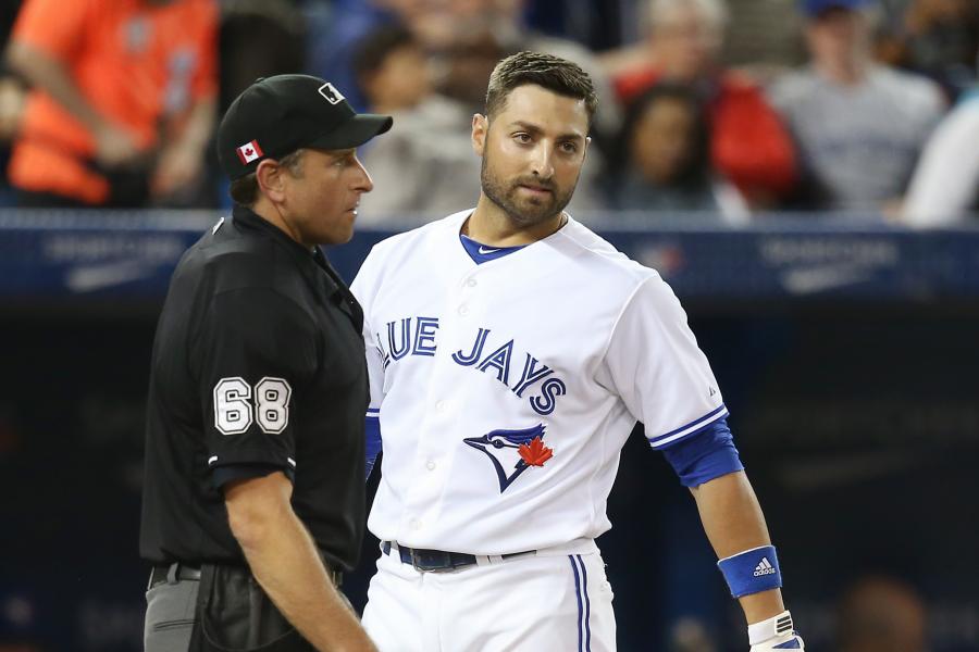 Blue Jays outfielder Kevin Pillar makes fun of his sneezing injury