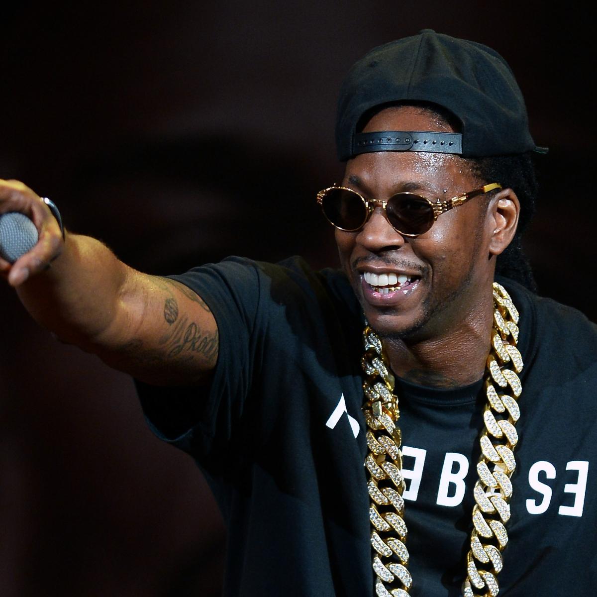 VIDEO: 2 Chainz is in charge of the Hawks