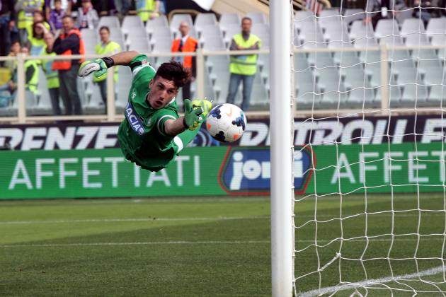 FLORENCE, ITALY - APRIL 06: Simone Scuffet of Udinese Calcio in action during the Serie A match between ACF Fiorentina and Udinese Calcio at Stadio Artemio Franchi on April 6, 2014 in Florence, Italy. (Photo by Gabriele Maltinti/Getty Images)