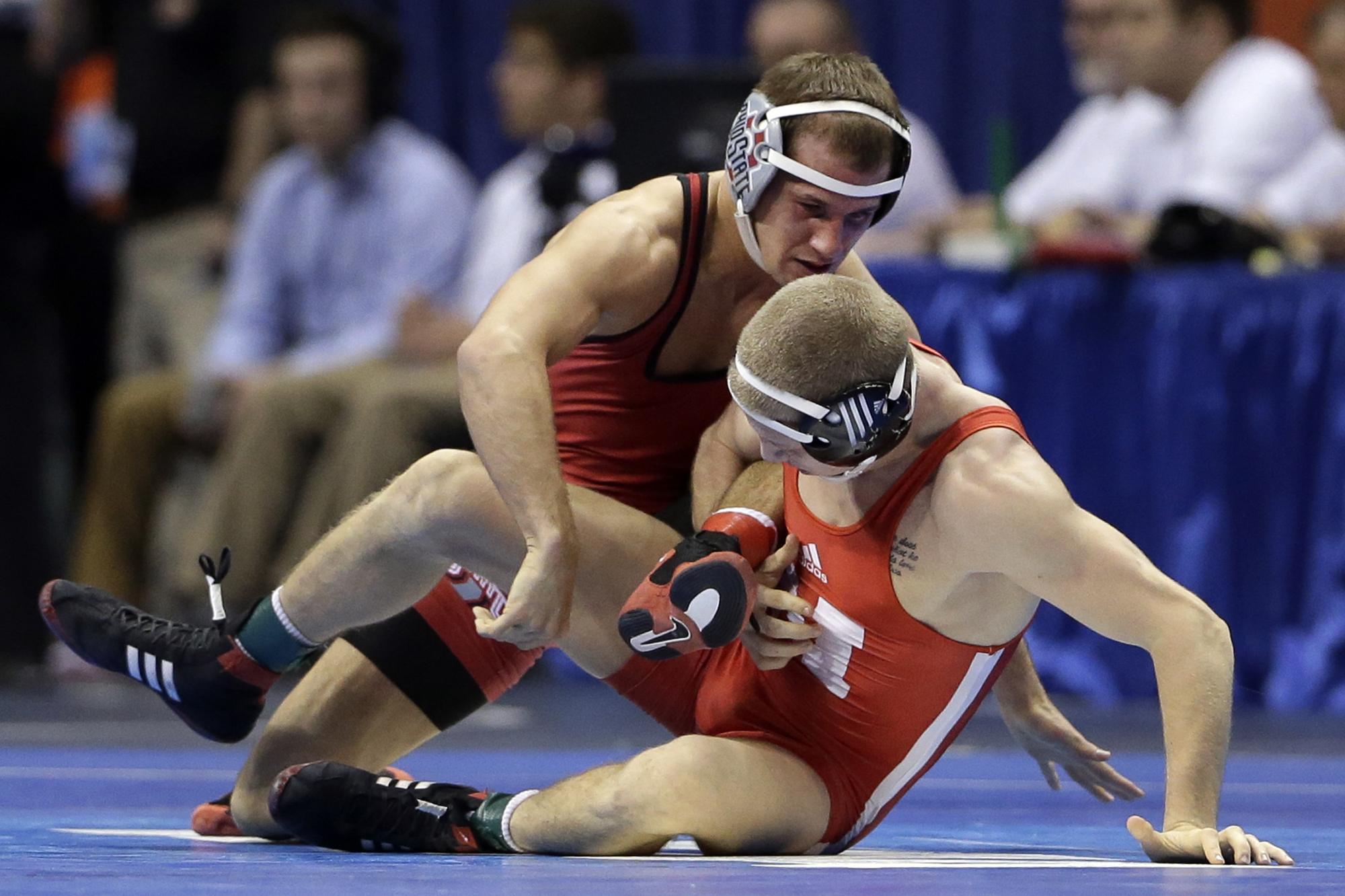 NCAA wrestling: Logan Stieber keeps rolling with quarterfinal win