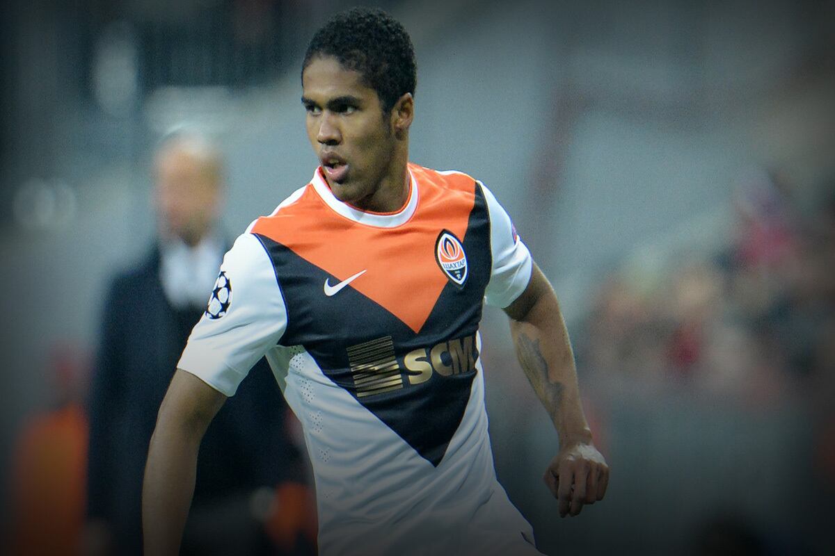 Why Luka Modric Is a Better Transfer Target for Chelsea Than Douglas