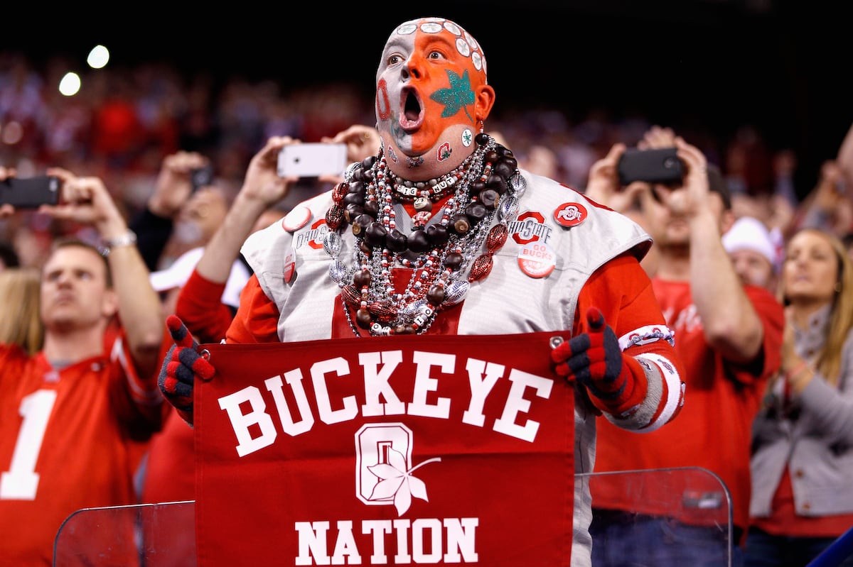 10 Craziest Student Sections in College Football | News, Scores