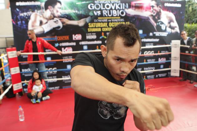 SANTA MONICA, CA - OCTOBER 15: Nonito Donaire shadow boxes in the ring during an open media workout on October 15, 2014 in Santa Monica, California.  (Photo by Alexis Cuarezma/Getty Images)