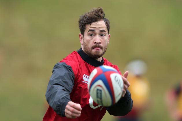 BAGSHOT, ENGLAND - MARCH 19: Flyhalf Danny Cipriani passes the ball during the England Training Session at Pennyhill Park on March 19, 2015 in Bagshot, England. (Photo by David Rogers/Getty Images)