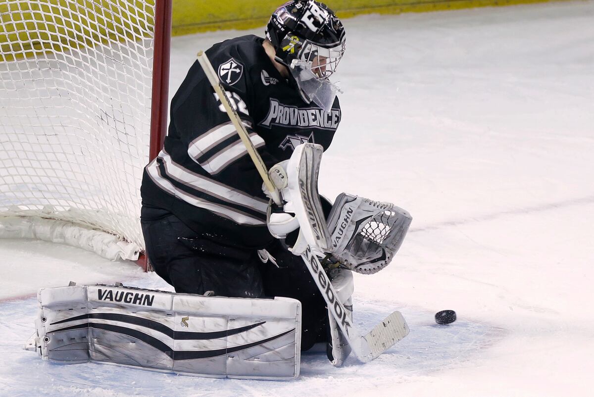 Frozen Four 2015 Top Players to Watch in College Hockey Semifinals