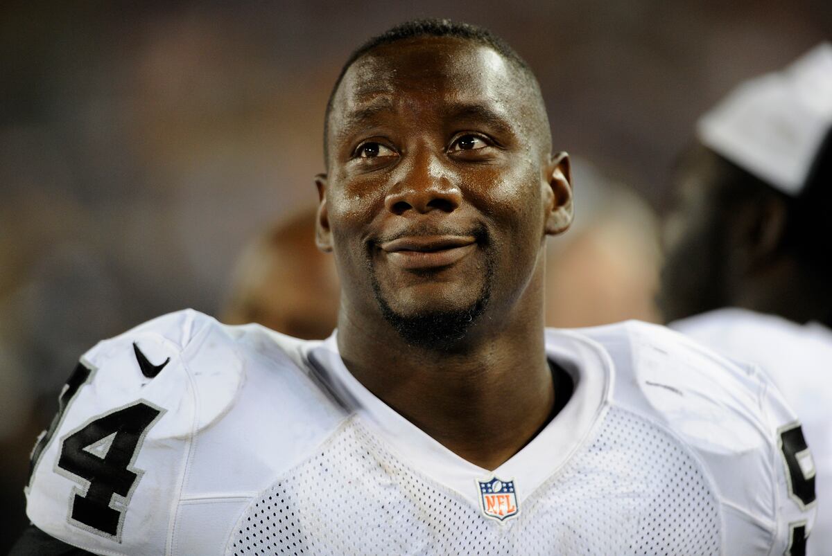 Antonio Smith to Broncos: Latest Contract Details, Comments and