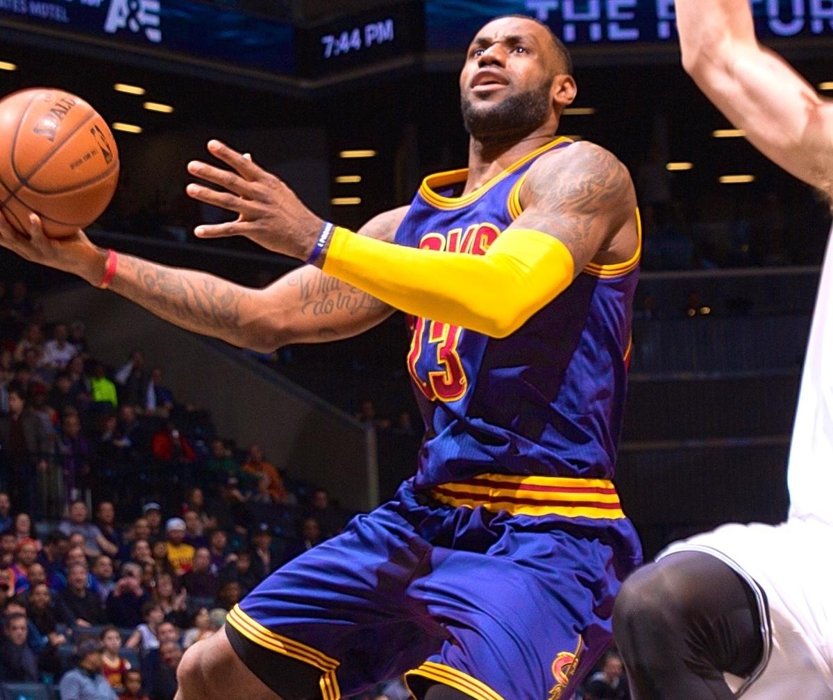 LeBron James Passes Patrick Ewing for 20th on NBA's All-Time Scoring List