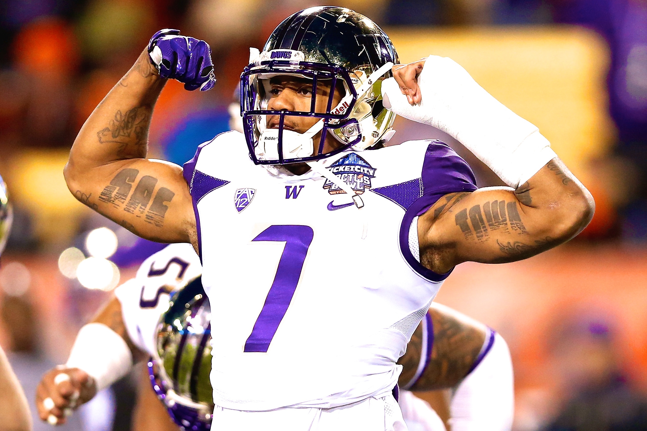 Pro Husky Shaq Thompson out for the season with leg injury