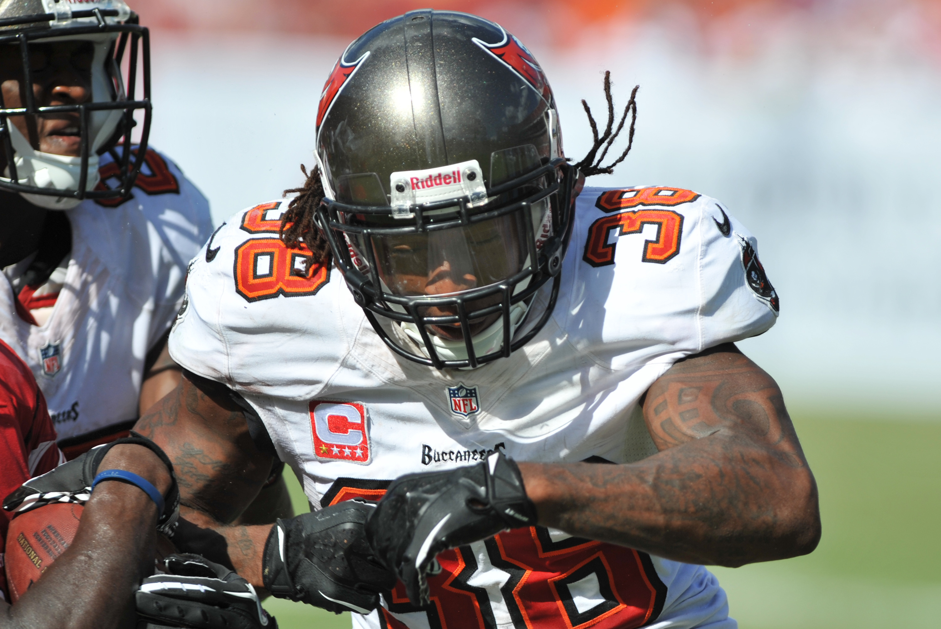 Bucs trade Dashon Goldson to Redskins