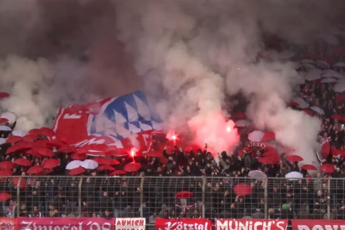 Huge Crowd Turns Up For Bayern Munich Ii Game Creates Incredible Atmosphere Bleacher Report Latest News Videos And Highlights