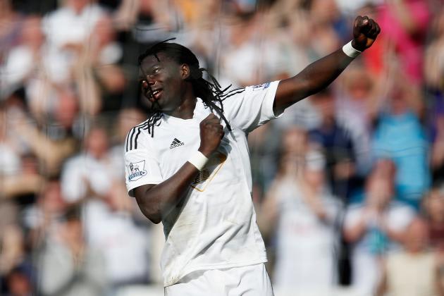 SWANSEA, WALES - APRIL 04:  Bafetimbi Gomis of Swansea City celebrates his second goal during the Barclays Premier League match between Swansea City and Hull City at Liberty Stadium on April 4, 2015 in Swansea, Wales.  (Photo by Steve Bardens/Getty Images)