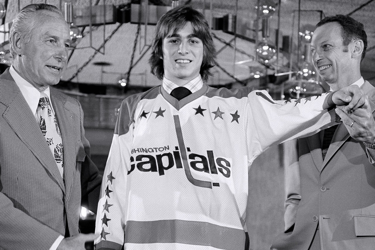 Washington Capitals 1974-75 - The (unofficial) NHL Uniform
