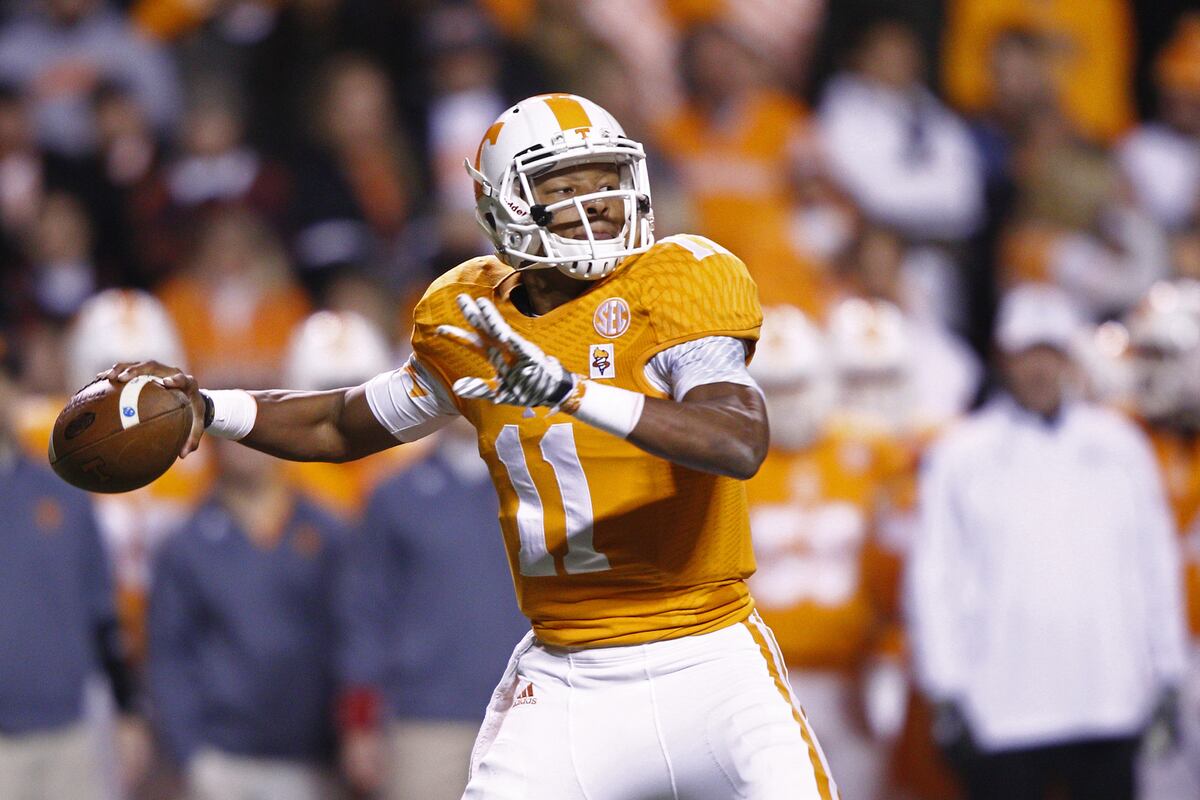 Tennessee QB Joshua Dobbs Emerging as True Leader in Spring Practice