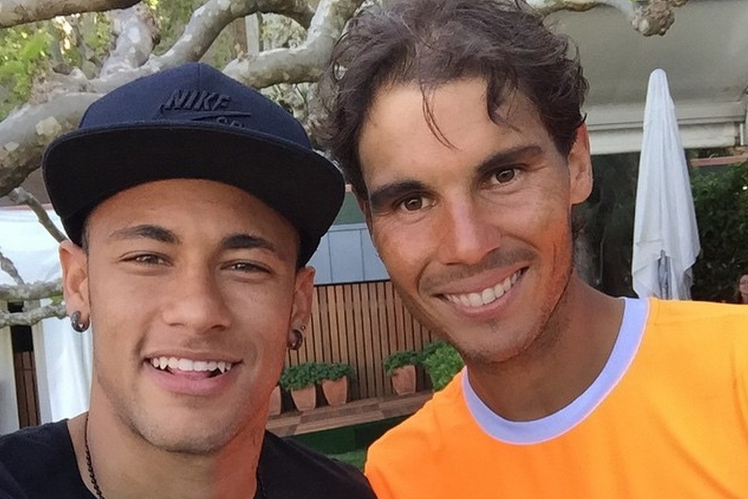 Real Madrid Fan Rafael Nadal Poses For Selfie With Barcelona S Neymar Bleacher Report Latest News Videos And Highlights