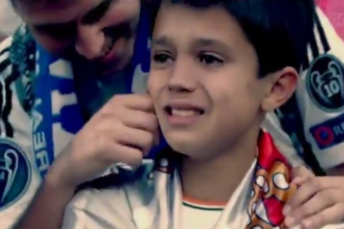 Cristiano Ronaldo Gives His Shirt to Young Madrid Fan He Hit with Free