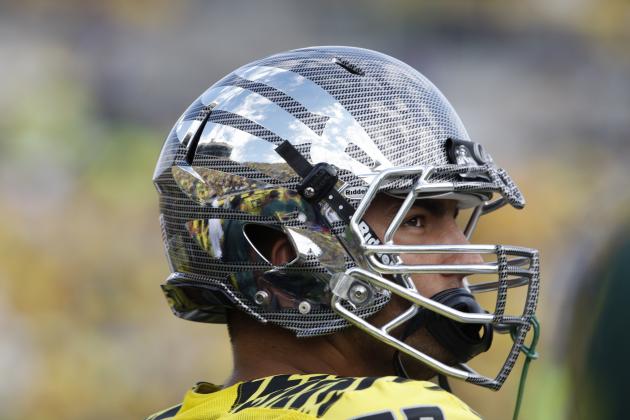 EUGENE, OR - SEPTEMBER 08: Hroniss Grasu #55 of University of Oregon Ducks fans during the first half of the game against Fresno State Bulldogs at Autzen Stadium on September 8, 2012 in Eugene, Oregon. (Photo by Kevin Casey/Getty Images)
