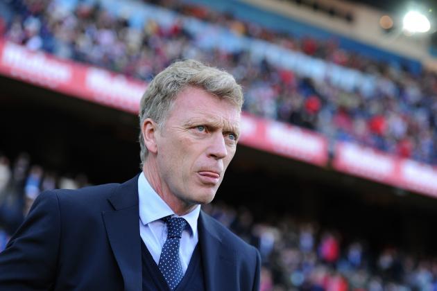 MADRID, SPAIN - APRIL 07:  Head coach David Moyes of Real Sociedad looks on during the La Liga match between Club Atletico de Madrid and Real Sociedad at Vicente Calderon Stadium on April 7, 2015 in Madrid, Spain.  (Photo by Denis Doyle/Getty Images)
