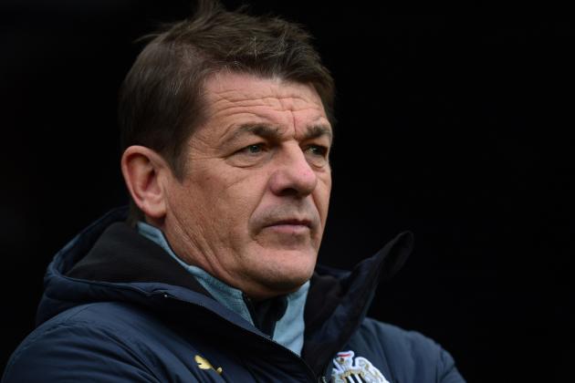 NEWCASTLE UPON TYNE, ENGLAND - APRIL 25 : Newcastle United manager John Carver looks on during the Barclays Premier League match between Newcastle United and Swansea City at St James' Park on April 25, 2015 in Newcastle upon Tyne, England. (Photo by Mark Runnacles/Getty Images)