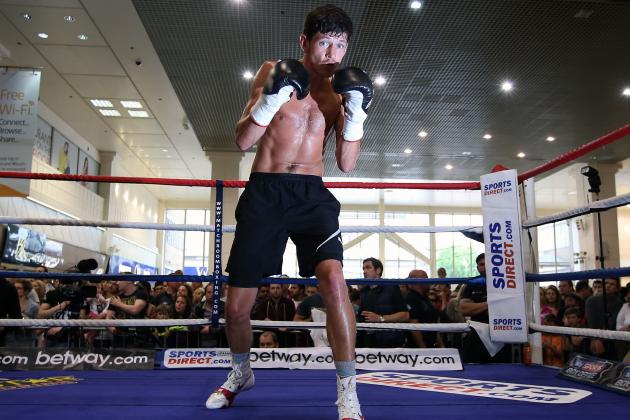 NOTTINGHAM, ENGLAND - MAY 26:  Jamie McDonnell works out prior to the IBF and WBA super-middleweight champion Carl Froch work out at Broadmarsh Shopping Centre on May 26, 2014 in Nottingham, England.  (Photo by Jan Kruger/Getty Images)