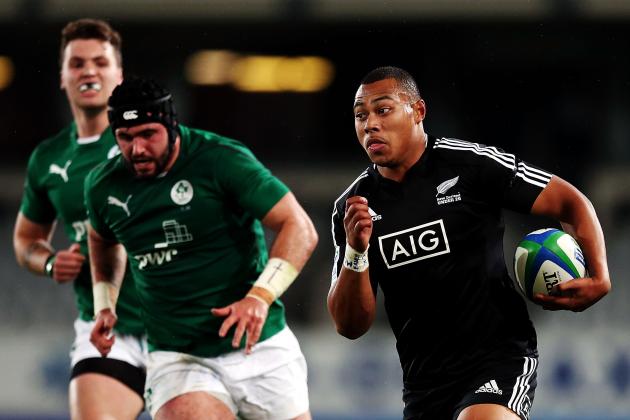 AUCKLAND, NEW ZEALAND - JUNE 20:  Tevita Li of New Zealand makes a break during the 2014 Junior World Championship 3rd Place Play-Off match between Ireland and New Zealand at Eden Park on June 20, 2014 in Auckland, New Zealand.  (Photo by Anthony Au-Yeung/Getty Images)
