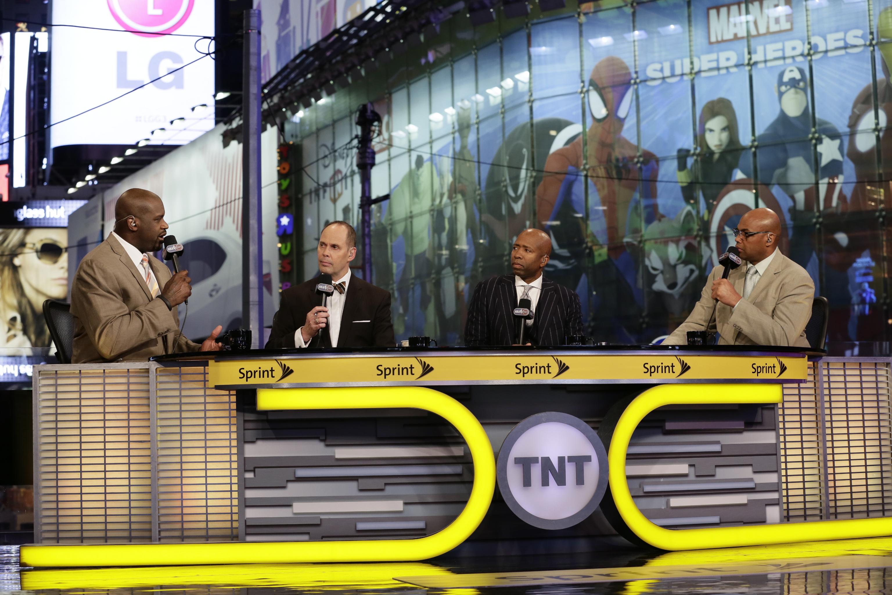 Shaquille O'Neal, Fellow 'Inside The NBA' Hosts Extend TNT Contracts –
