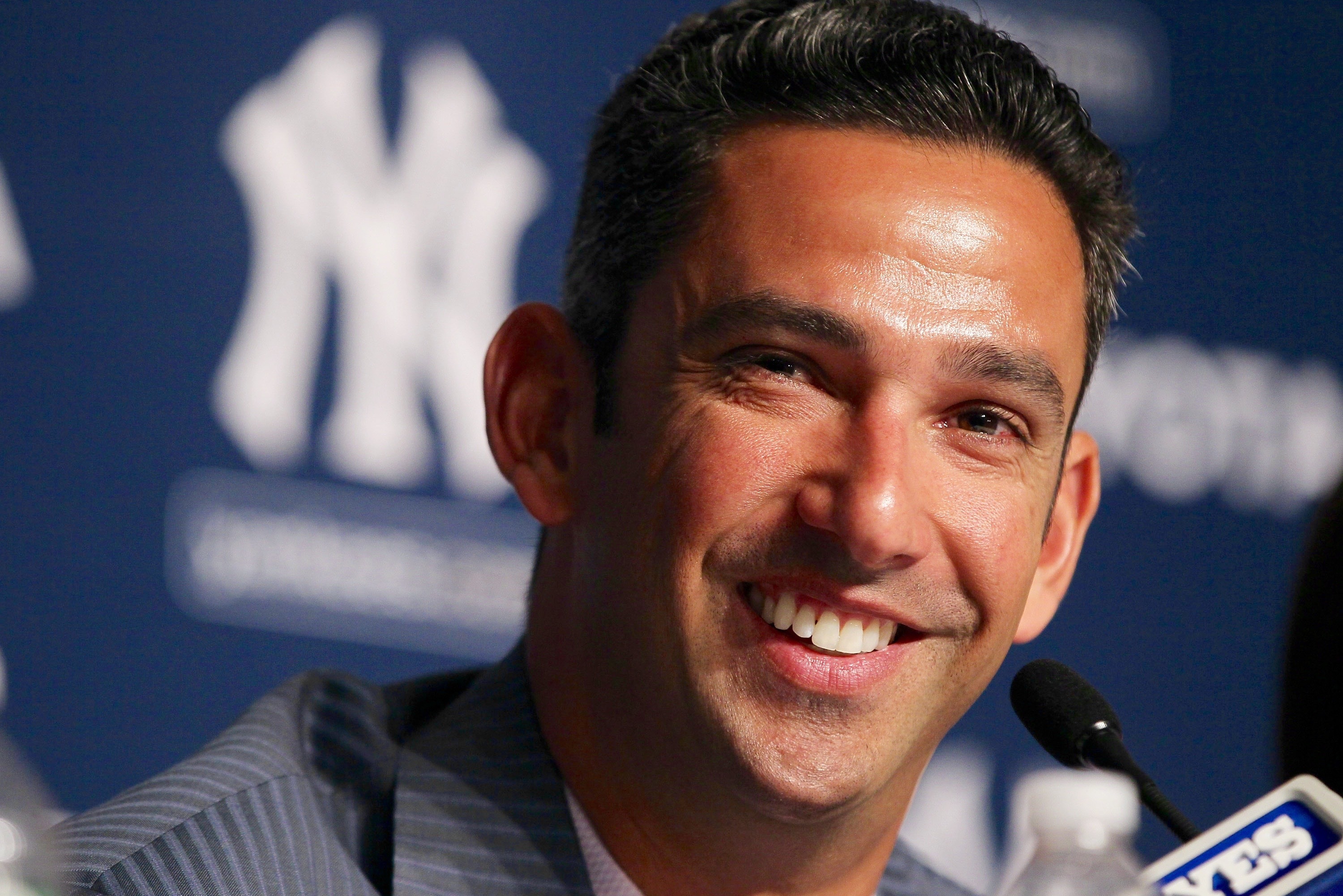 Yankees great Jorge Posada recounts his journey from community