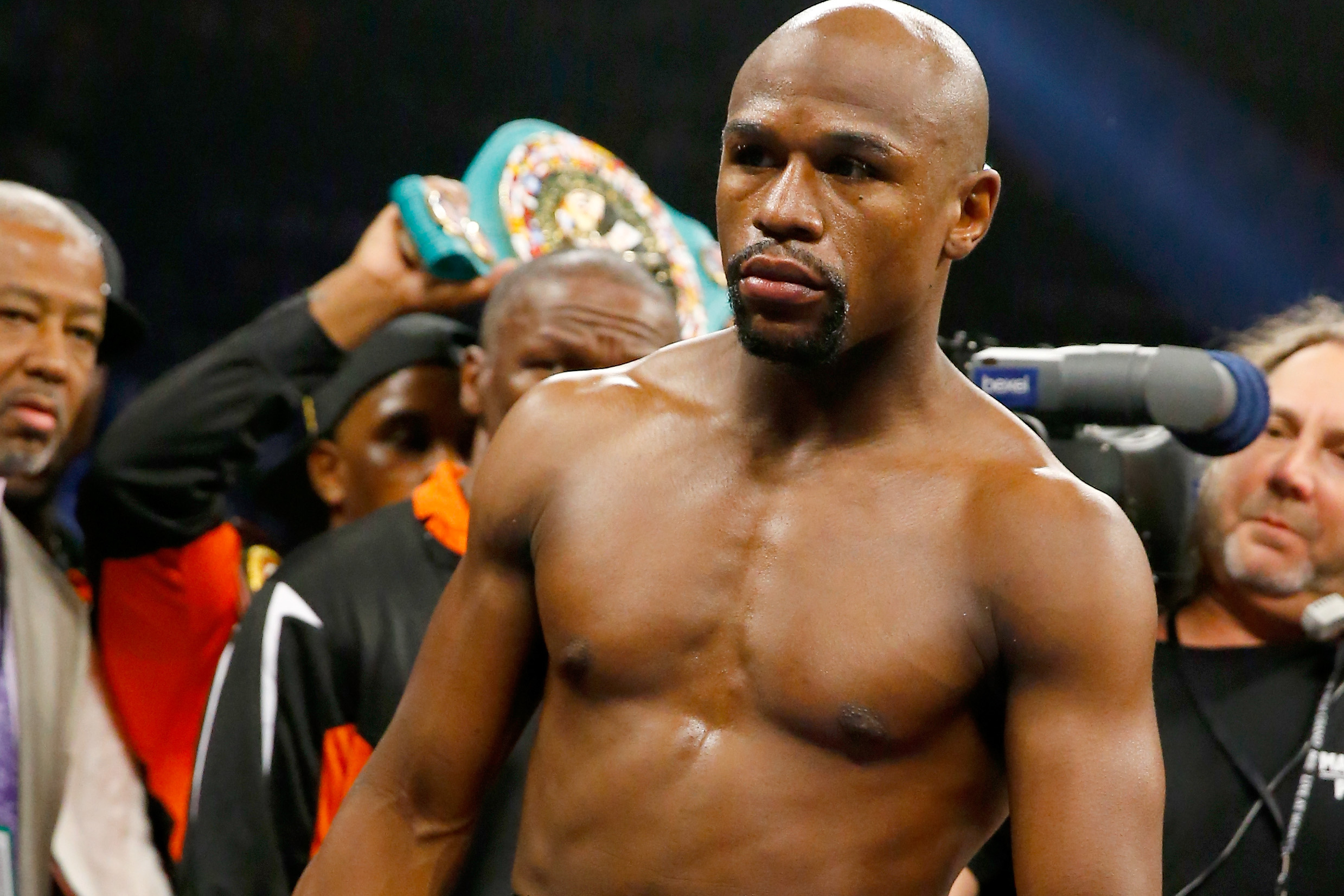 9 of Floyd Mayweather Jr.'s Most Egregious Outfits - Muscle & Fitness