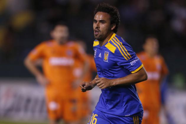 Enrique Esqueda of Mexico's Tigres celebrates after scoring against Bolivia's Universitario de Sucre during a Copa Libertadores soccer match in Sucre, Bolivia, Tuesday, April 28, 2015. (AP Photo/Juan Karita)