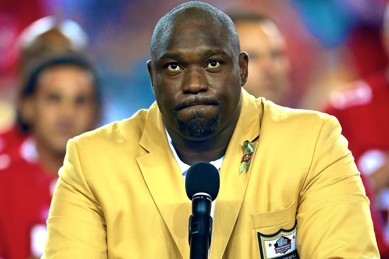 It's Sanction Time': Actress Who Sued Warren Sapp for Battery Now Has to  Pay His Legal Fees