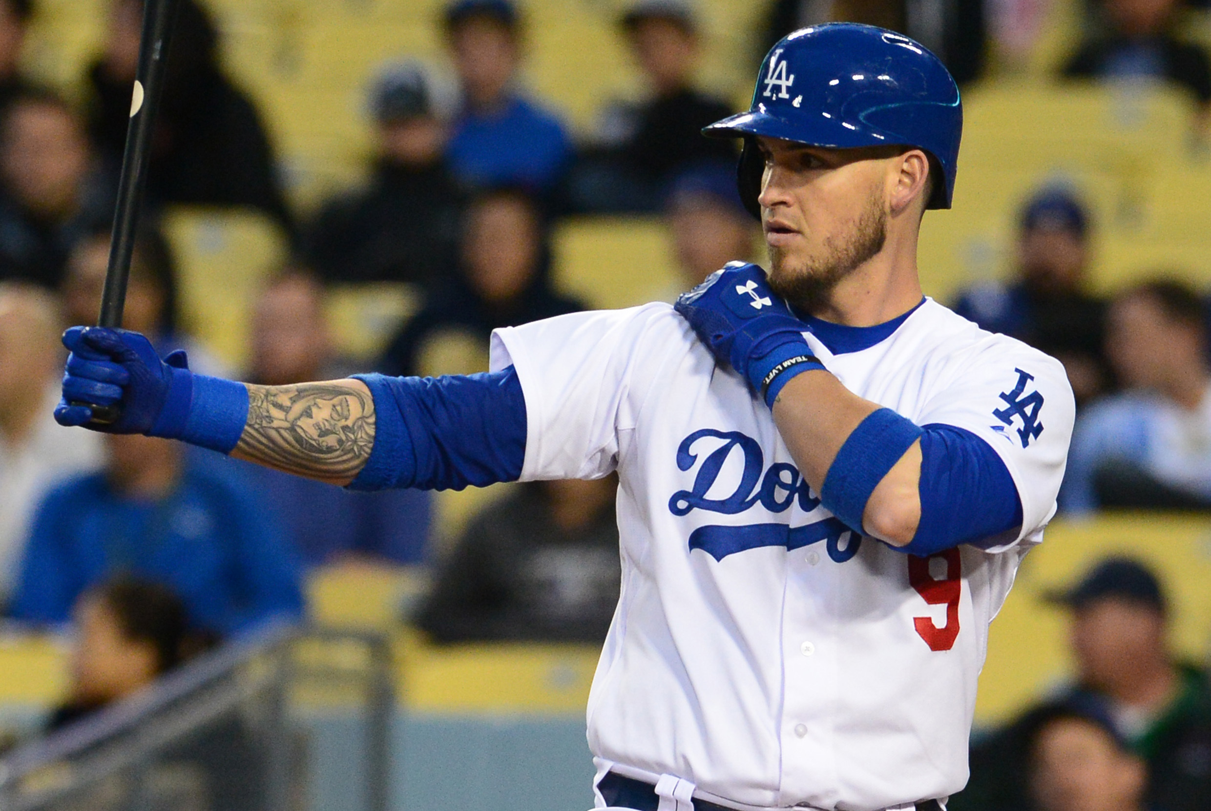 Add catcher Yasmani Grandal to the list of injured Dodgers - Los