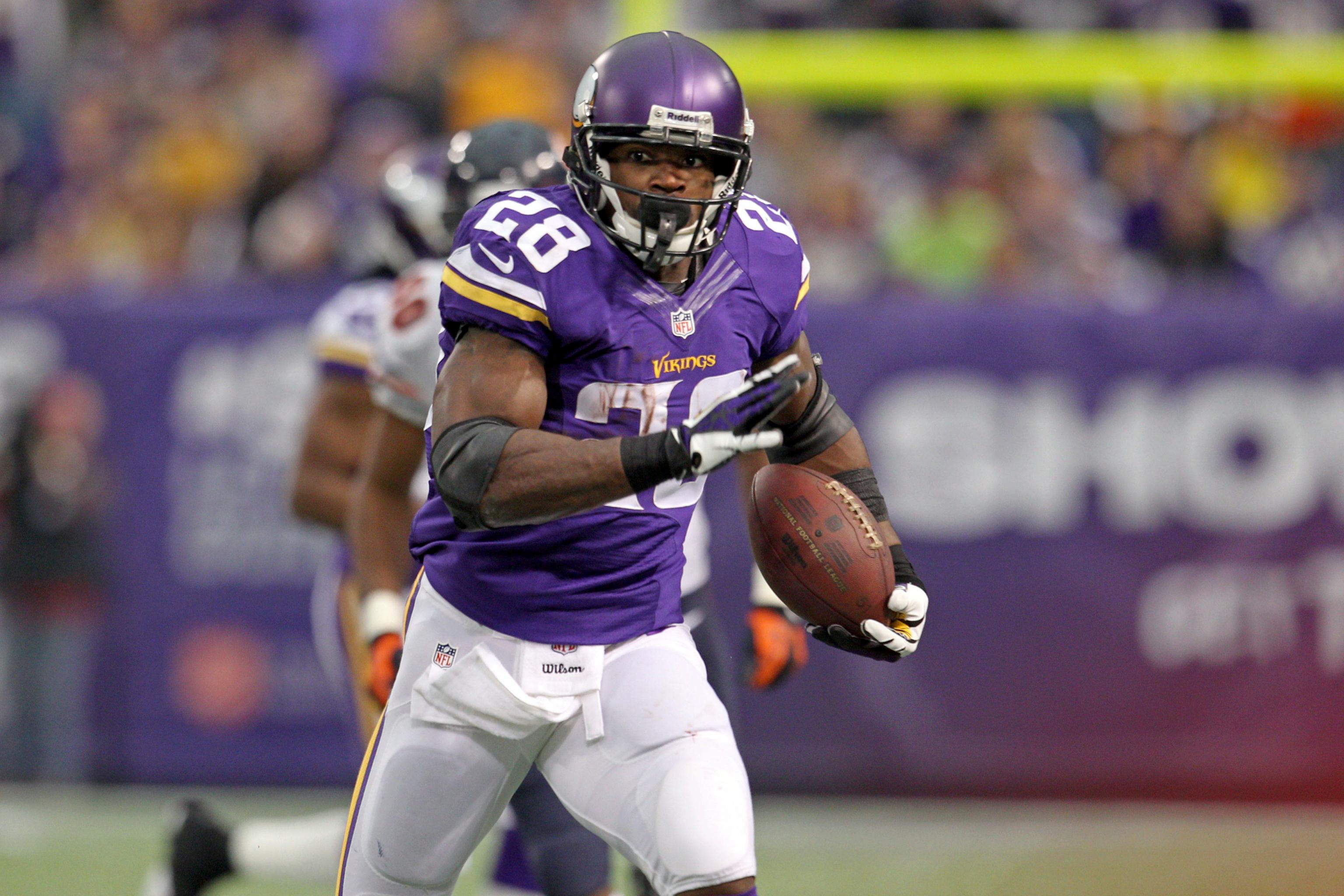 Report: Former Vikings RB Adrian Peterson contemplating next