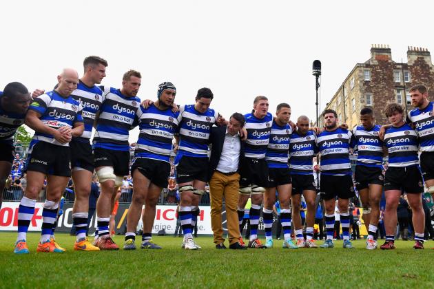 BATH, ENGLAND - MAY 23: Bath coach Mike Ford and his players celebrates with his players after the Aviva Premiership semi final match between Bath Rugby and Leicester Tigers at Recreation Ground on May 23, 2015 in Bath, England. (Photo by Stu Forster/Getty Images)