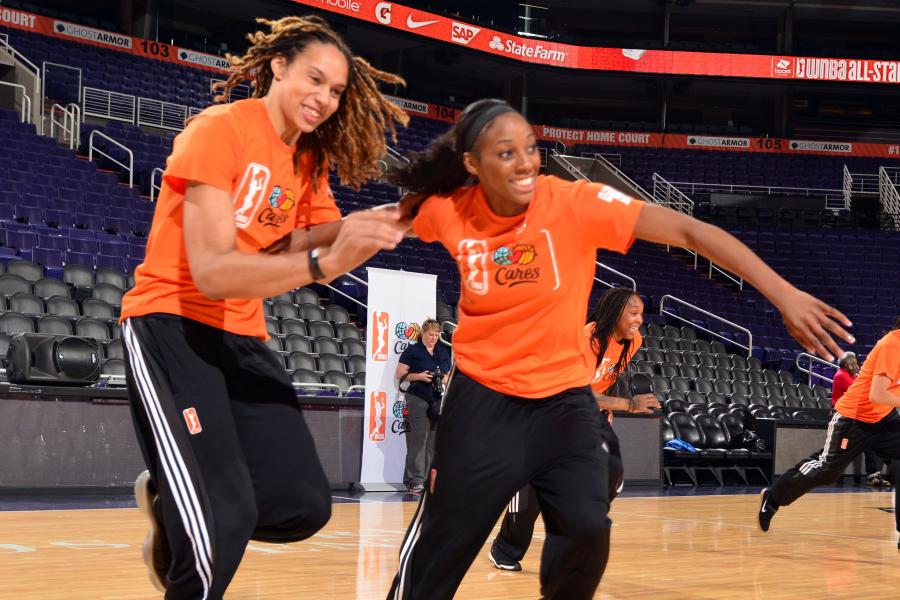 Glory Johnson Brittney Griner S Wife Announces Pregnancy Bleacher Report Latest News Videos And Highlights