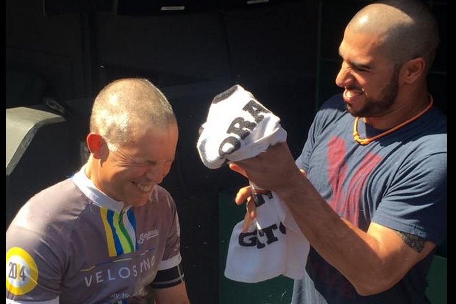 Indians players shave heads to support Aviles, daughter