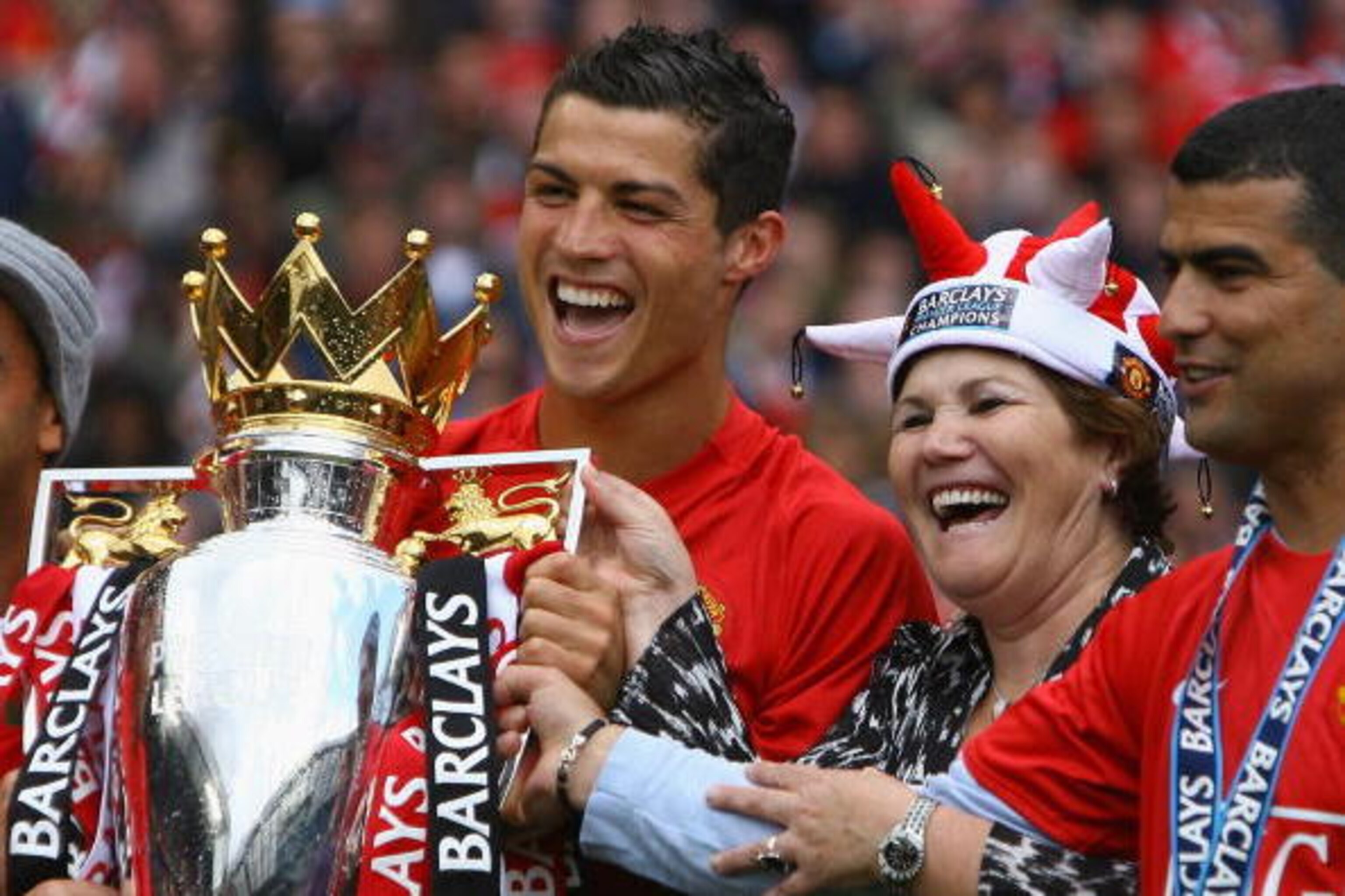 Cristiano Ronaldo's Mother Dolores Aveiro Has More Than $50k Seized at Airport | Bleacher Report | Latest News, Videos and Highlights