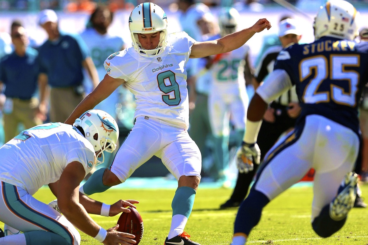 Dolphins fans burn Ryan Tannehill's jersey in stadium parking lot