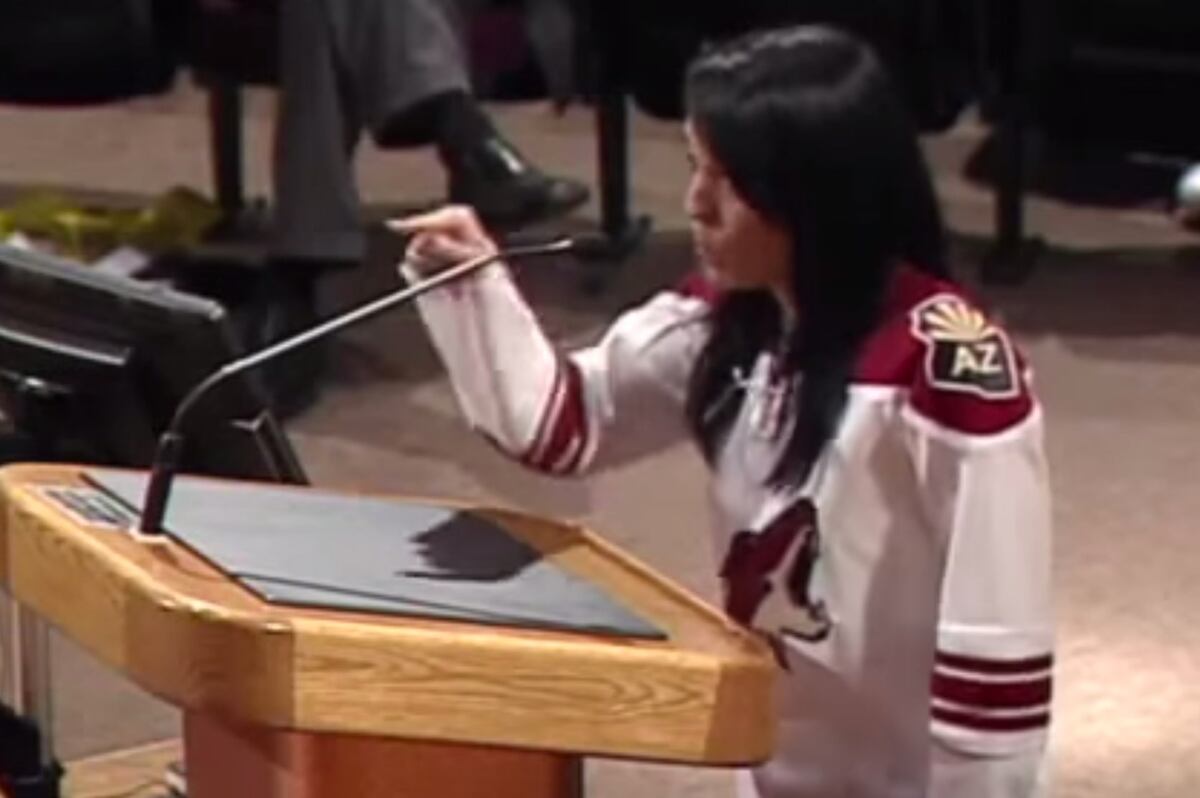 Arizona Coyotes Fan Dresses Down Glendale Mayor at City Council Meeting
