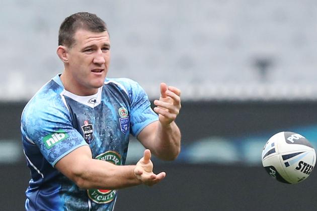 MELBOURNE, AUSTRALIA - JUNE 16: Paul Gallen films passes the ball during a New South Wales Blues State of Origin training session at the Melbourne Cricket Ground on June 16, 2015 in Melbourne, Australia. (Photo by Michael Dodge/Getty Images)