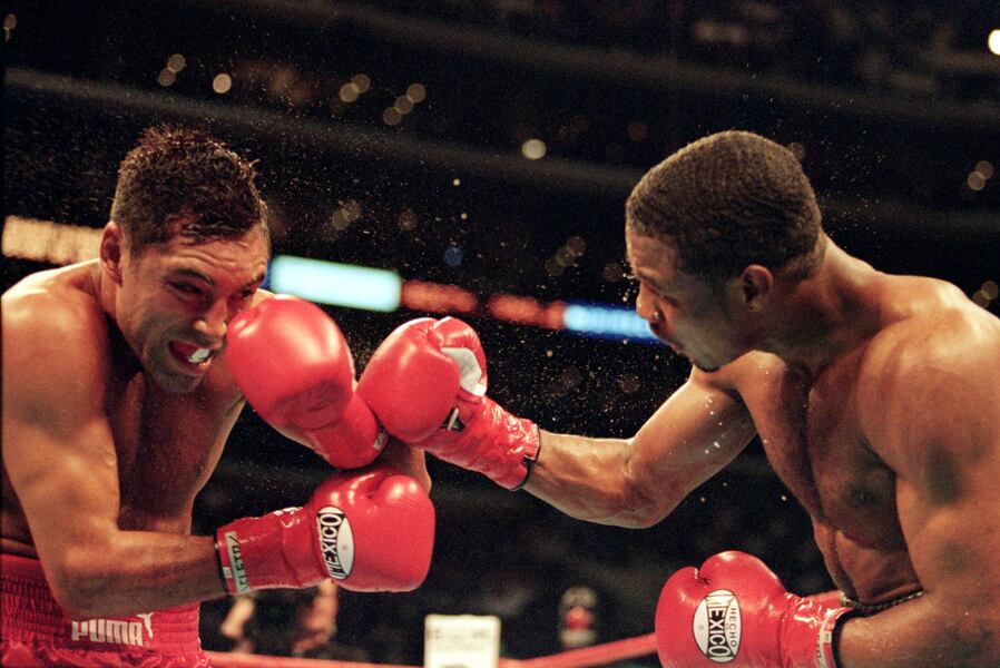 De La Hoya Vs Mosley 15 Years Later Remembering A Superfight That Delivered Bleacher Report Latest News Videos And Highlights